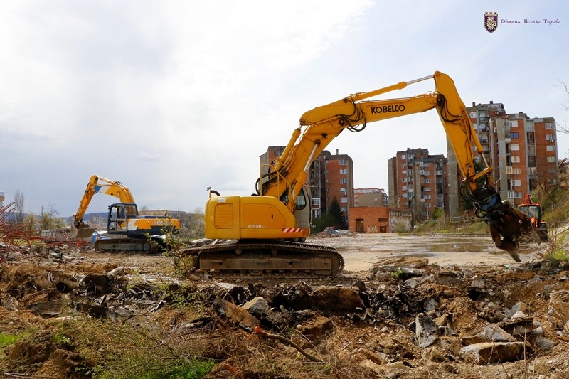 Нов футболен терен ще бъде изграден западно от стадион „Ивайло ...